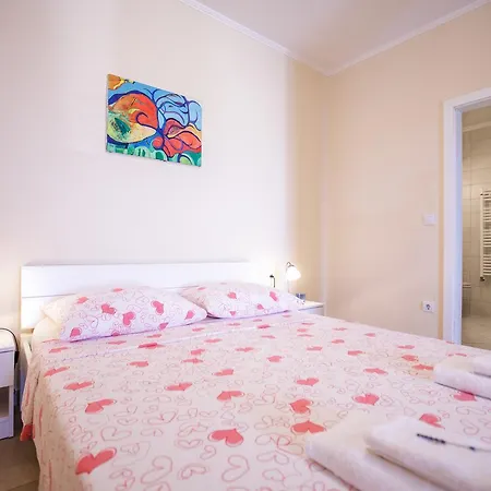 Oliva 1 Lozica Apartmán *