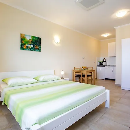 Oliva 1 Lozica Apartmán